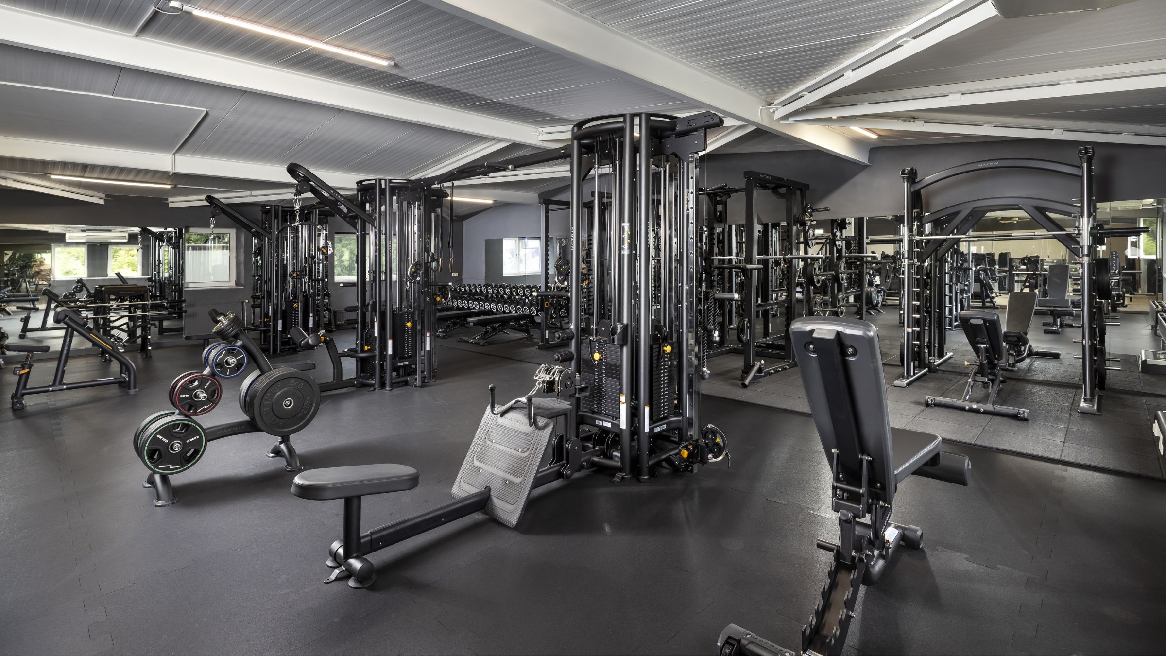 Ein Bild vom neuen Kraftbereich im Fitnessstudio INJOY Graz-Ost.