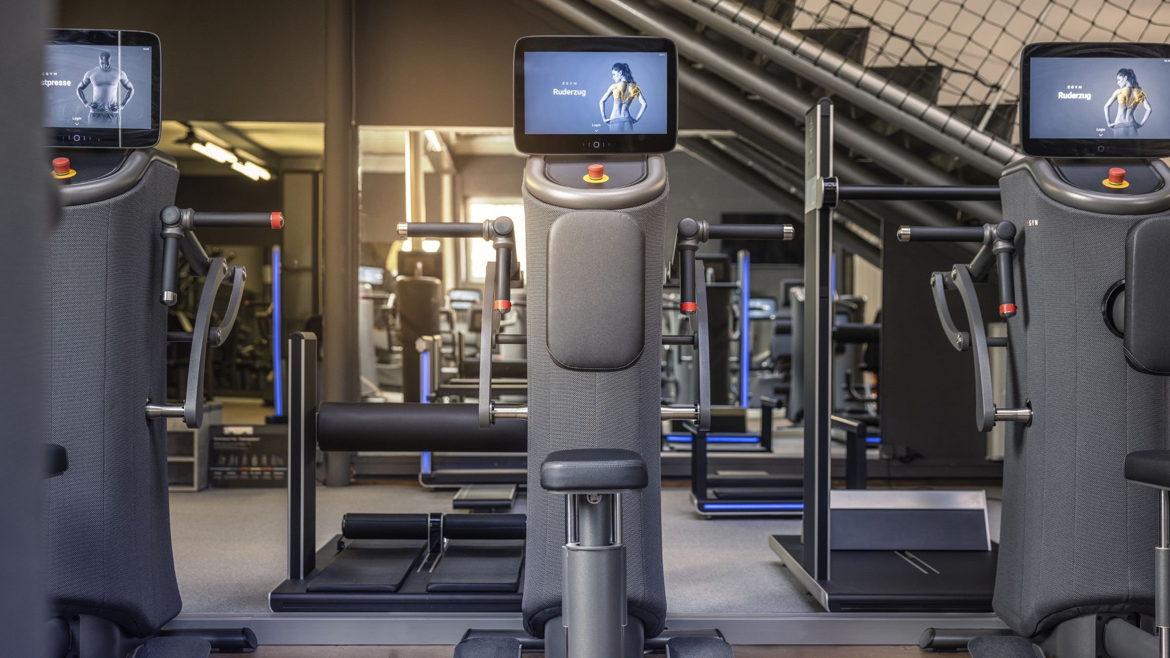 Ein Bild der eGym Geräte im Fitnessstudio INJOY Graz-Ost.