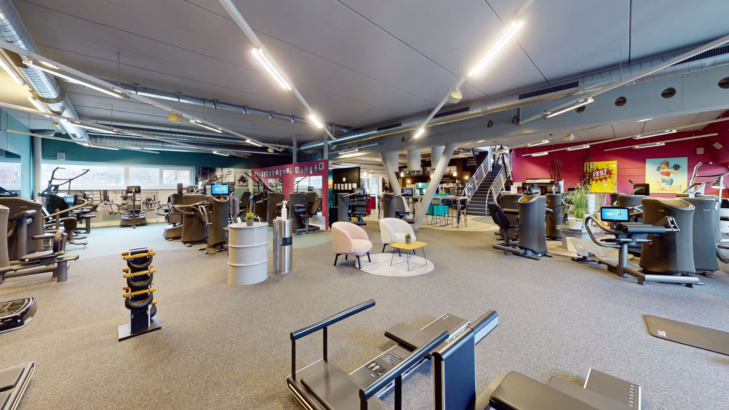 Trainingsfläche im INJOY Fitnessstudio Saalfelden.