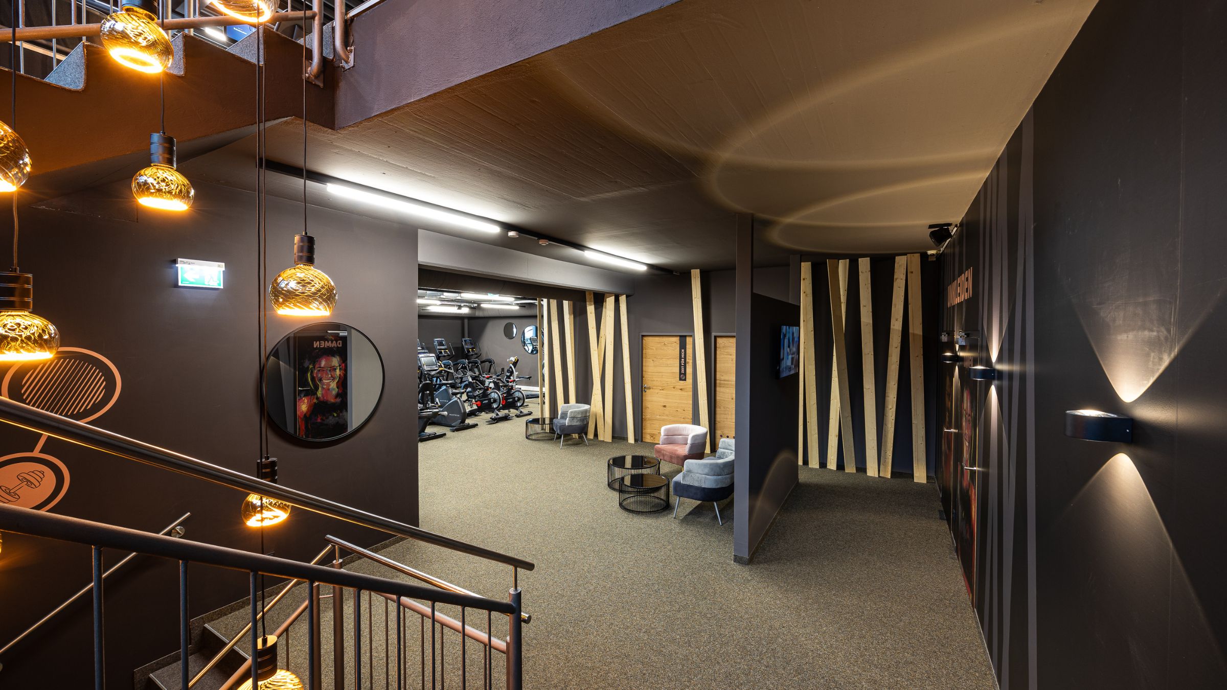 Innenansicht vom INJOY Fitnessstudio Kaprun.