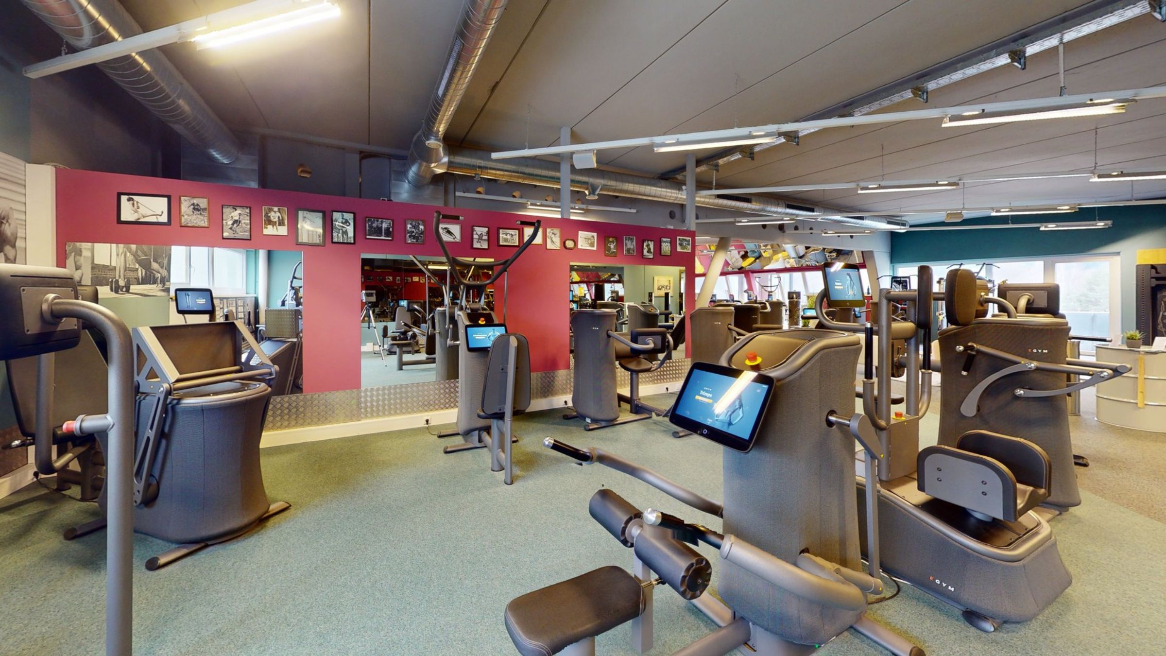 eGym chipkartengesteuerte Trainingsgeräte im INJOY Fitnessstudio Saalfelden.